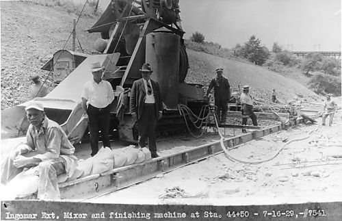 Machinery on Highland Road - Ingomar Road Extension