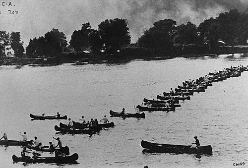 Canoers Lined Up for Race