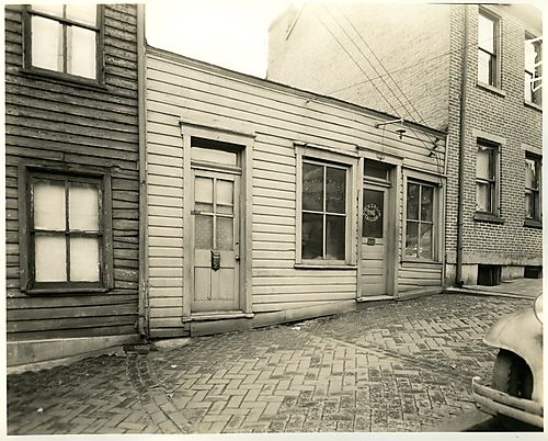 1523 Arch St.
