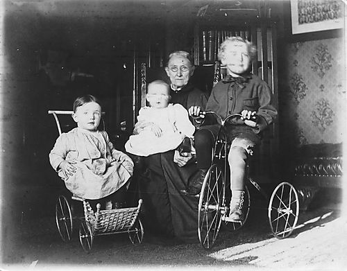 Margaret, John, and Alexander Gilfillan with their grandmother