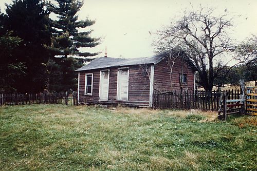 Cabin for farm workers on the Gilfillan farm