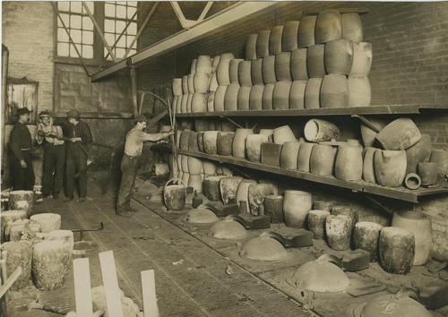 Coke-filled pit furnace