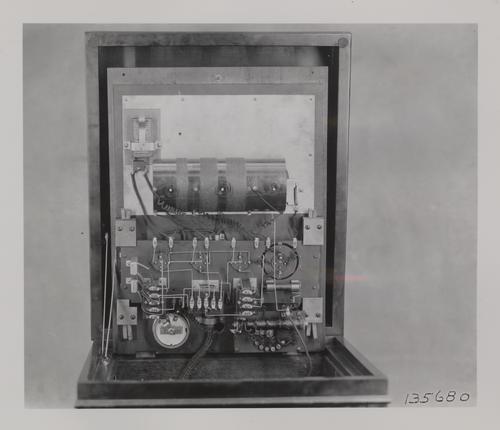 Aeriola Grand” radio receiver set