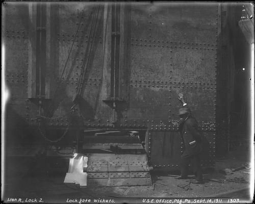 Monongahela River Lock 2 Lock Gate Wickets