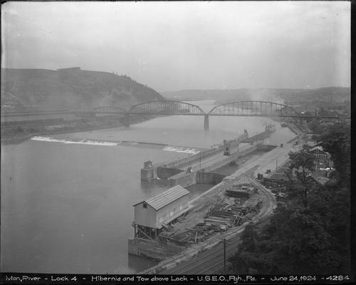 Monongahela River Lock and Dam 4 In Use