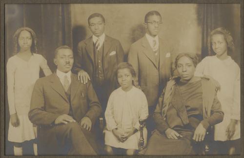 Peeler family portrait (3)