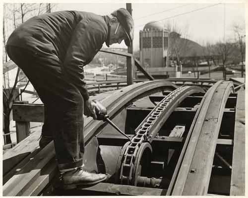 Roller coaster maintenance (2)