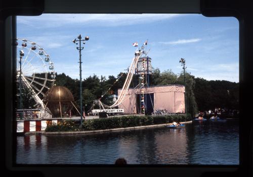 Rocket Car on the Lagoon