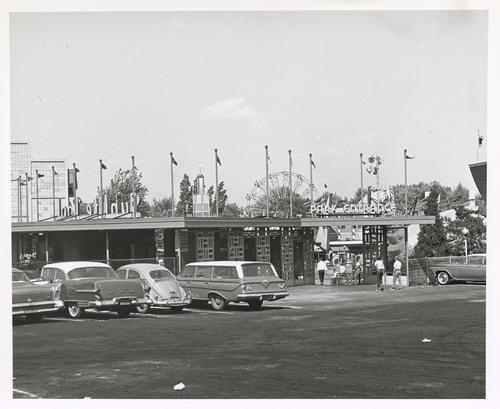 Park entrance by the Swimming Pool