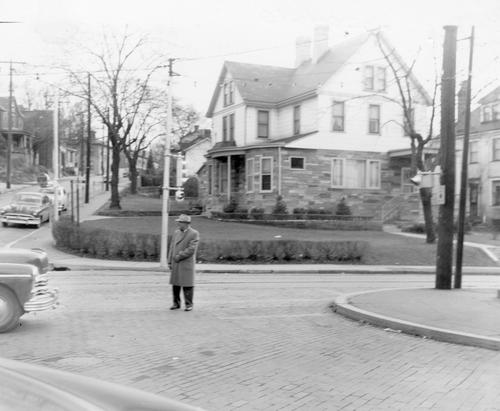 Dinsmore Avenue from Noble Avenue