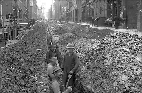 Digging on Webster and Sixth Avenues