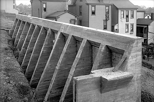 Dilworth Retaining Wall