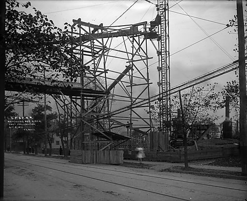 Mahoning Avenue Arch