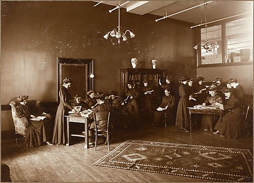 (Carnegie Library: Station at McCreery's, 1908)