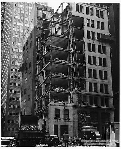 Demolition of People's Natural Gas Building for Mellon Square Park