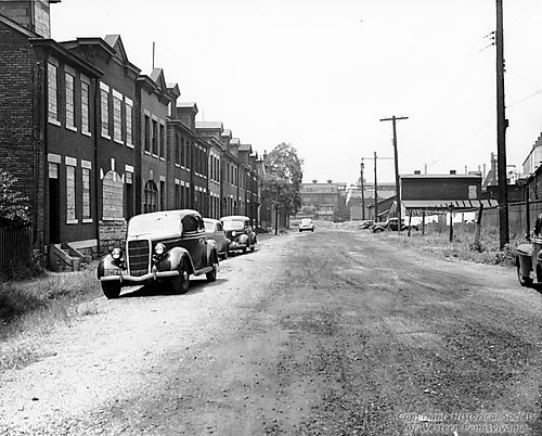 Looking west along McClurg Street from South 32nd Street