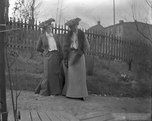 The Misses Hochschwender