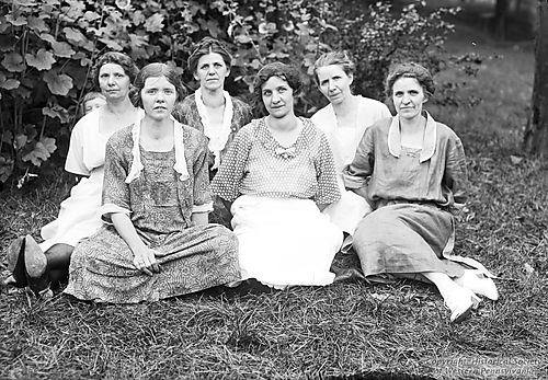 Smith Girls at a reunion at the Rupp's