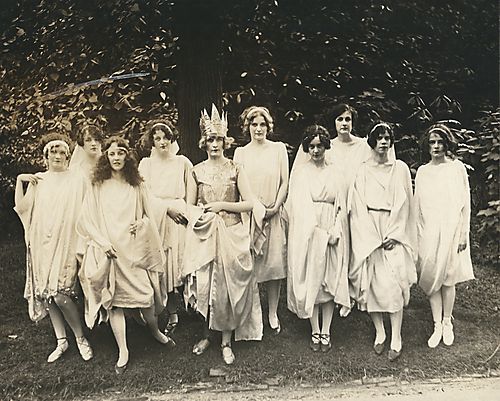 Jane Willard as Amphitrite with followers