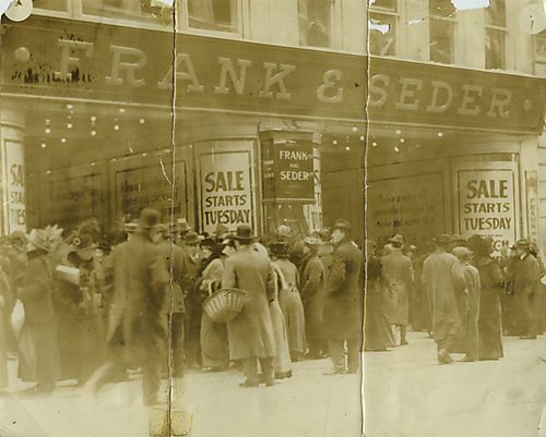Street scenes of Frank &amp; Seder store (1)